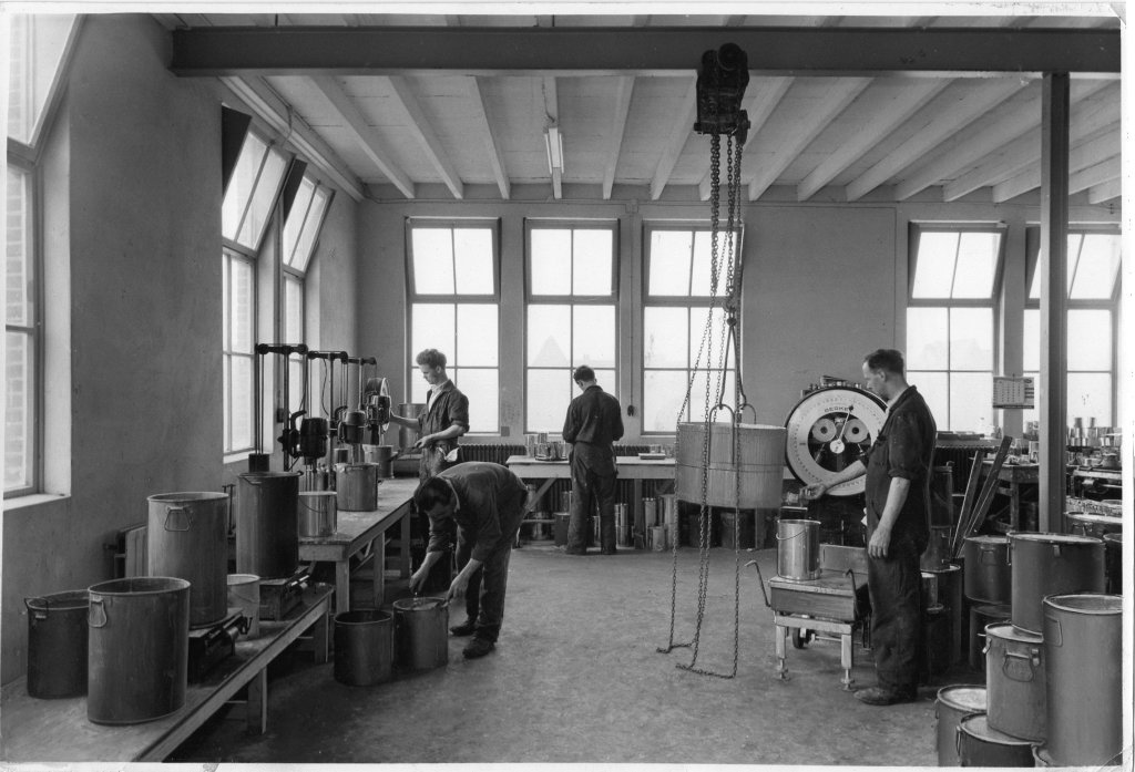 9-kleurmakerij-w.liebregts,-p.neuray,s.v.deursen,j.grossfeld.jpg